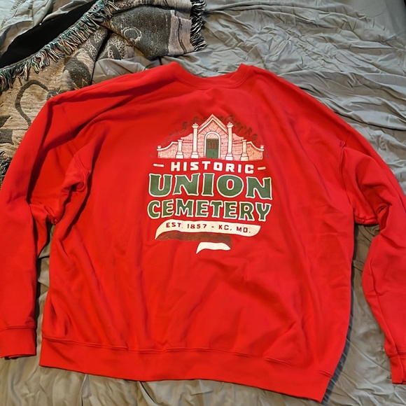 3XL Historic Union Cemetery Sweatshirt - Picture 3 of 5